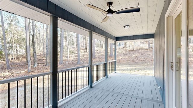 7 Woodlawn Drive, Sturbridge, MA 01566