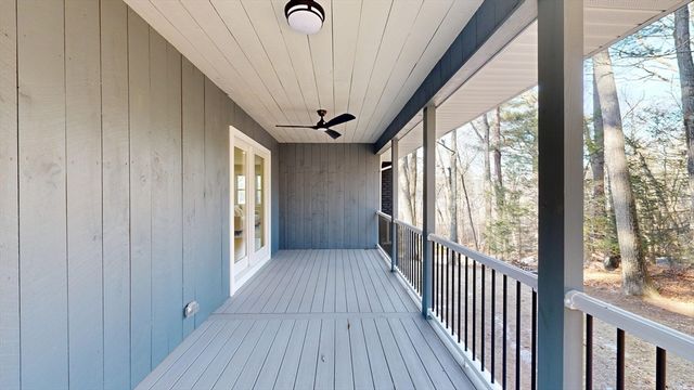 7 Woodlawn Drive, Sturbridge, MA 01566