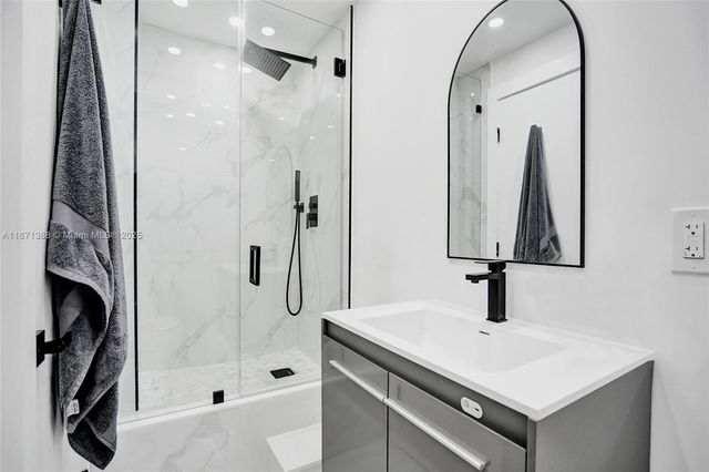 1985 S Ocean Dr 11L, Hallandale Beach, FL 33009