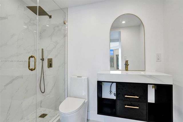 1985 S Ocean Dr 11L, Hallandale Beach, FL 33009