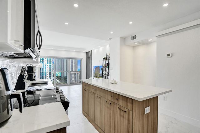 1985 S Ocean Dr 11L, Hallandale Beach, FL 33009