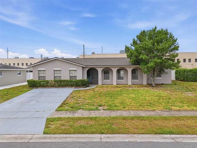 4 CARRIAGE HILL CIRCLE, Casselberry, FL 32707