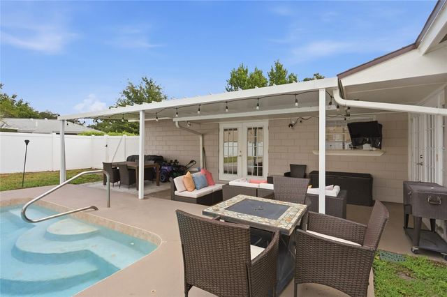 4 CARRIAGE HILL CIRCLE, Casselberry, FL 32707