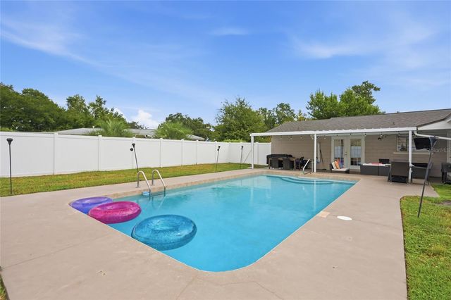 4 CARRIAGE HILL CIRCLE, Casselberry, FL 32707