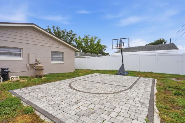 4 CARRIAGE HILL CIRCLE, Casselberry, FL 32707
