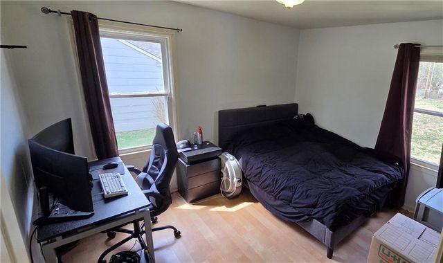 1606 W Sheley Road, Independence, MO 64052