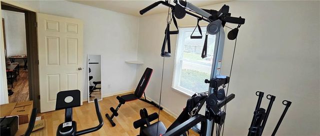 1606 W Sheley Road, Independence, MO 64052