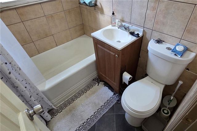 1606 W Sheley Road, Independence, MO 64052