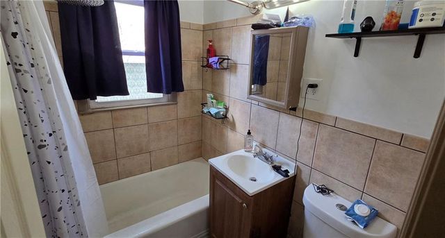 1606 W Sheley Road, Independence, MO 64052