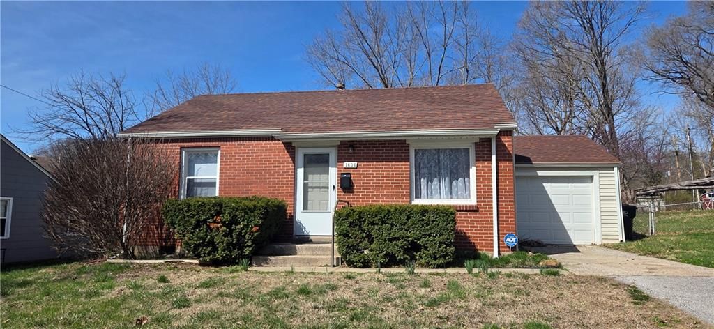 1606 W Sheley Road, Independence, MO 64052