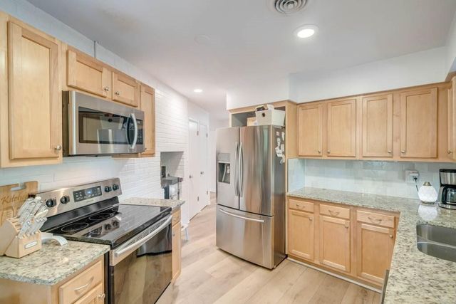 6657 NW Timberline Drive, Des Moines, IA 50313