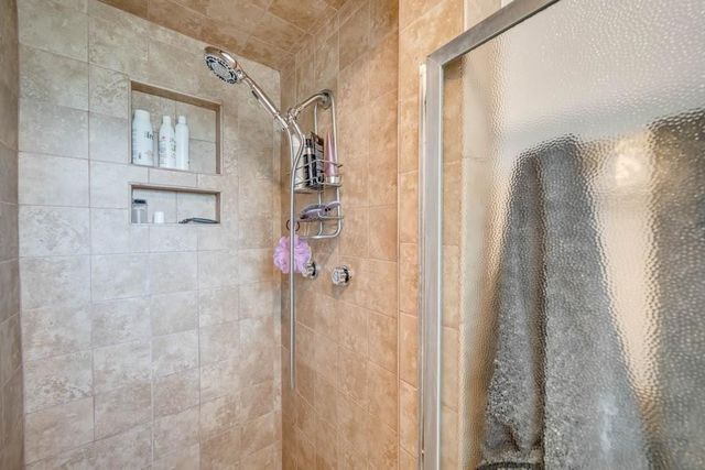 6657 NW Timberline Drive, Des Moines, IA 50313