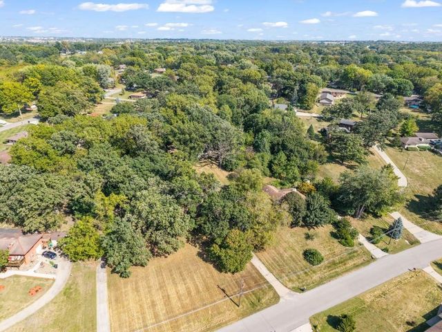 6657 NW Timberline Drive, Des Moines, IA 50313