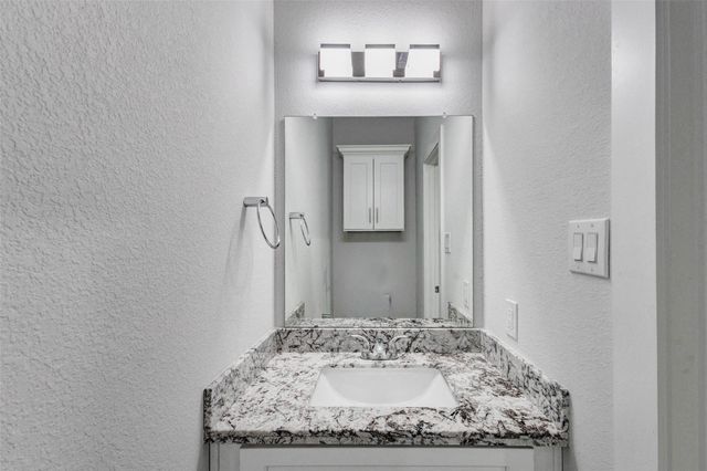 4677 Bellfort Street B, Houston, TX 77051