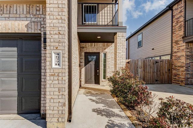 4677 Bellfort Street B, Houston, TX 77051