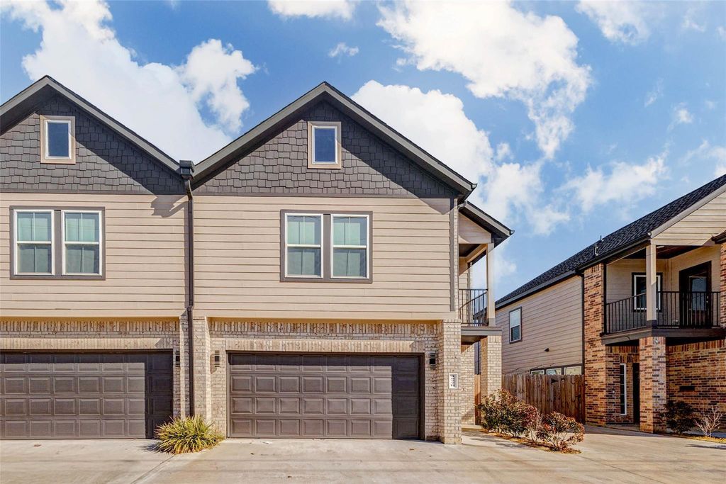 4677 Bellfort Street B, Houston, TX 77051