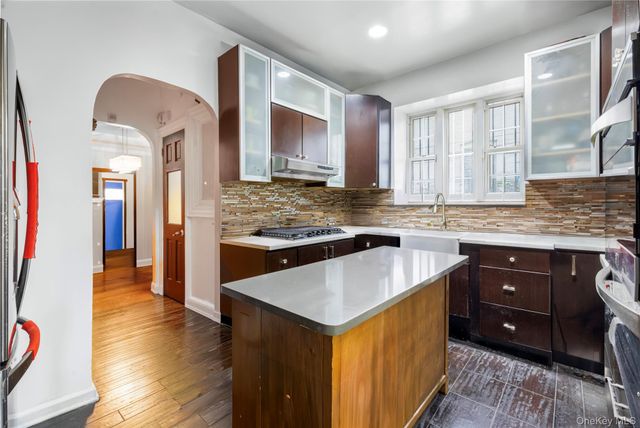 853 E 49th Street, Brooklyn, NY 11203