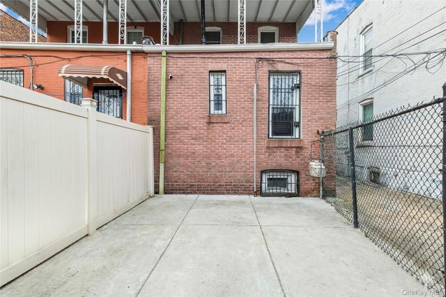 853 E 49th Street, Brooklyn, NY 11203