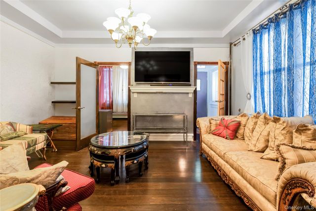 853 E 49th Street, Brooklyn, NY 11203