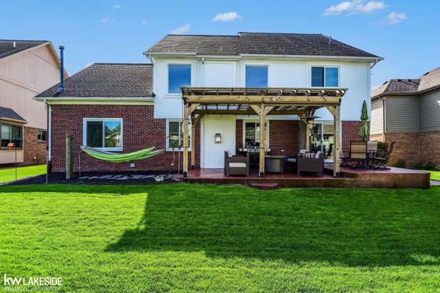 16197 Harvest Spring Lane, Macomb, MI 48042