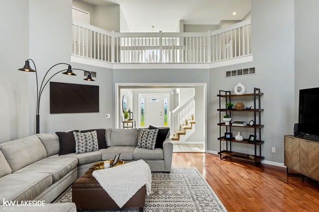 16197 Harvest Spring Lane, Macomb, MI 48042