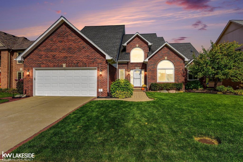 16197 Harvest Spring Lane, Macomb, MI 48042