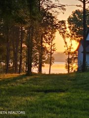 Sunset Harbor Dr, Dandridge, TN 37725