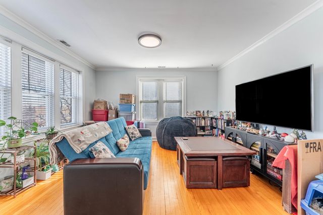 4704 N Kasson Avenue 3, Chicago, IL 60630