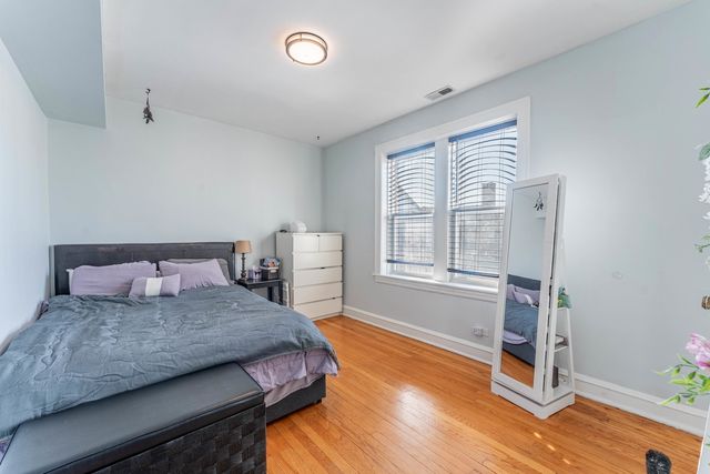 4704 N Kasson Avenue 3, Chicago, IL 60630