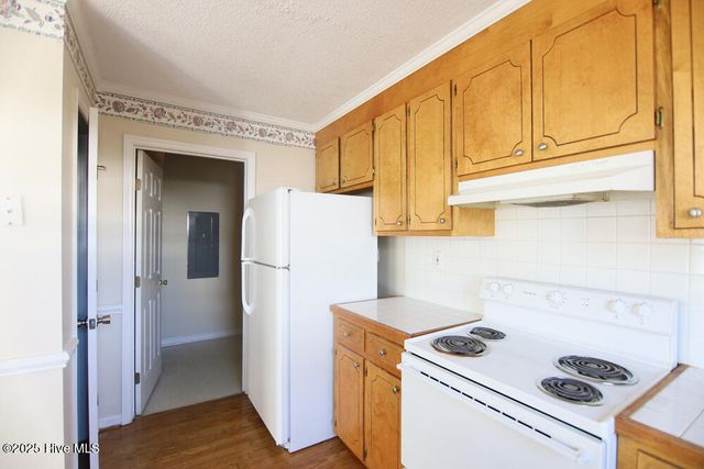 3826 Sterling Pointe Drive N10, Winterville, NC 28590