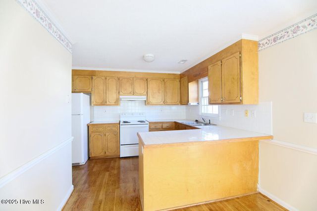 3826 Sterling Pointe Drive N10, Winterville, NC 28590