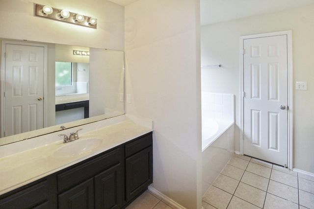 9223 Dunain Park Court, Houston, TX 77095
