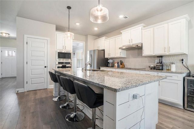 2320 Ridge View Drive, Loganville, GA 30052