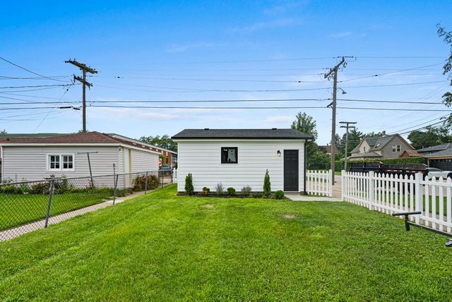 4200 Prescott Avenue, Lyons, IL 60534