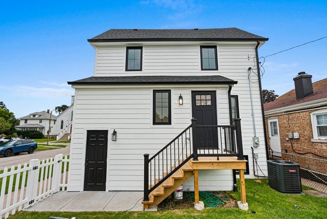 4200 Prescott Avenue, Lyons, IL 60534