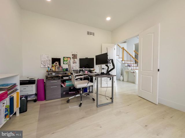 2059 DAWN LN, Newtown, PA 18940