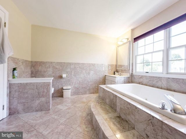 2059 DAWN LN, Newtown, PA 18940