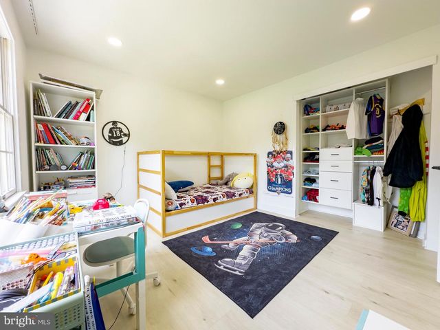 2059 DAWN LN, Newtown, PA 18940