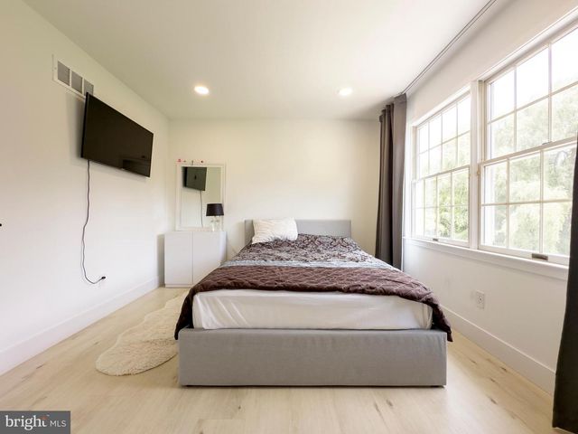 2059 DAWN LN, Newtown, PA 18940