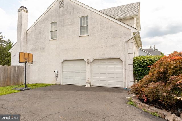 2059 DAWN LN, Newtown, PA 18940