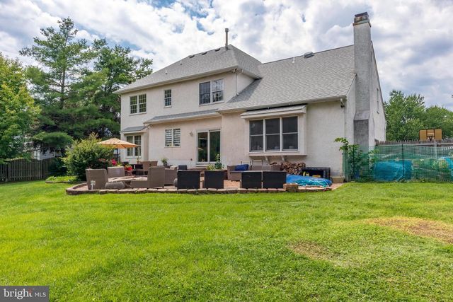 2059 DAWN LN, Newtown, PA 18940