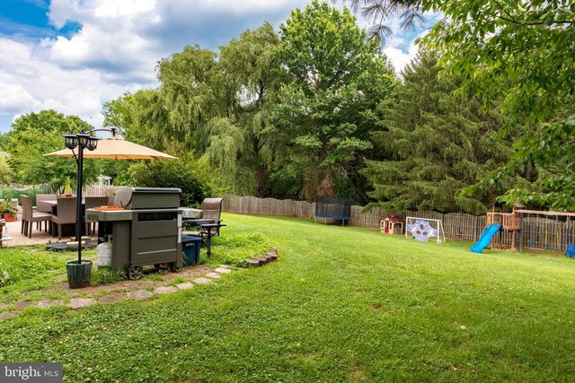 2059 DAWN LN, Newtown, PA 18940