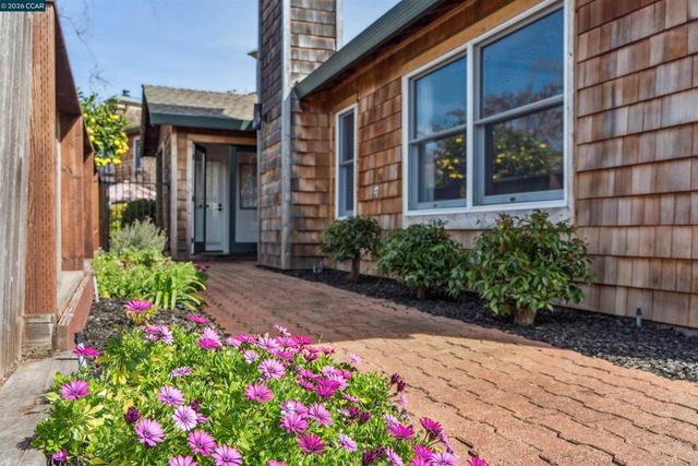 405 405 Centre Ct, Alameda, CA 94502