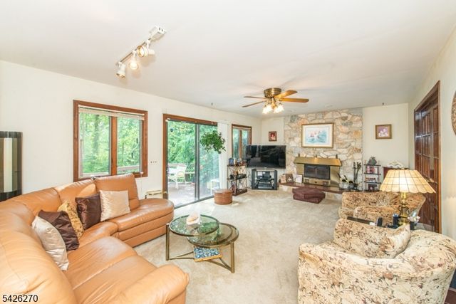 9 Puddingstone Way, Florham Park Boro, NJ 07932