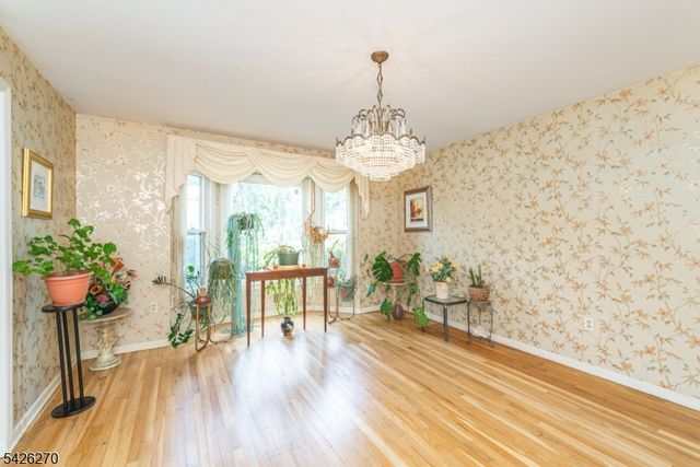 9 Puddingstone Way, Florham Park Boro, NJ 07932