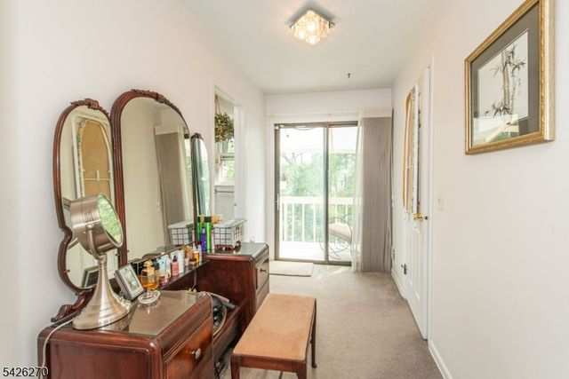 9 Puddingstone Way, Florham Park Boro, NJ 07932