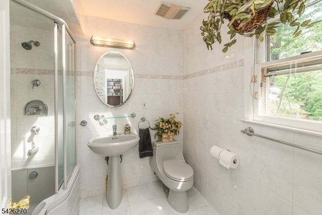 9 Puddingstone Way, Florham Park Boro, NJ 07932