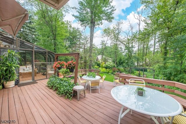 9 Puddingstone Way, Florham Park Boro, NJ 07932