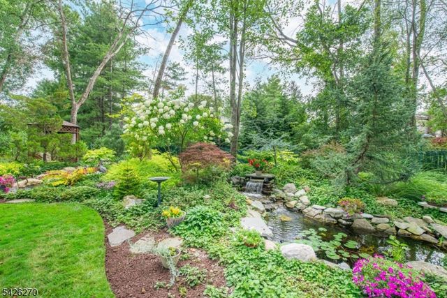 9 Puddingstone Way, Florham Park Boro, NJ 07932