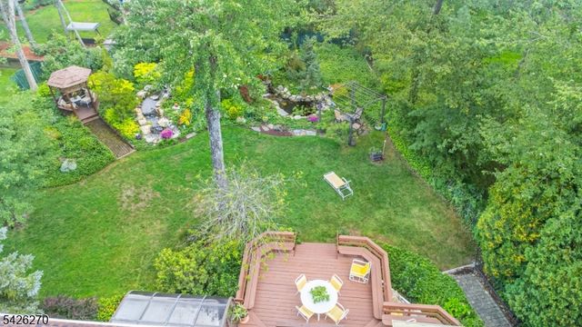 9 Puddingstone Way, Florham Park Boro, NJ 07932